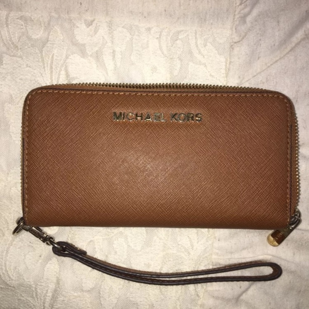 Michael Kors wristlet